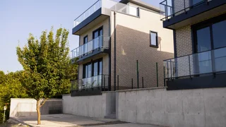 4 room Private House For Sale