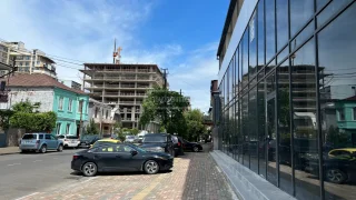 Универсальная коммерческая площадь в районе Багратиони