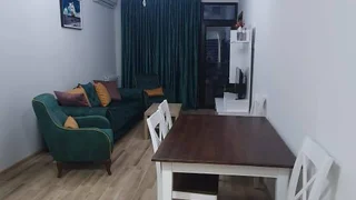 3 комнаты, 2 спальни, $600/мес