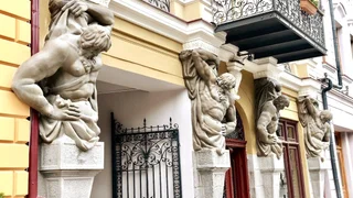 Квартира в историческом дворе, площадь Орбелиани