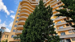 Коммерческое помещение на улица Университетская 11-ე Saburtalo