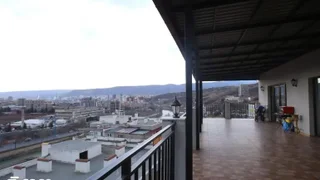 Паркинг на A. Bakradze st. , Saburtalo