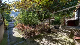 4 room Private House For Sale. Isani