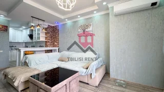 2-комнатная квартира 67 м² на ул. Квернадзе, $1500