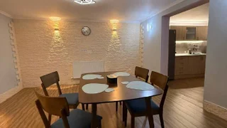 8 room Private House For Sale