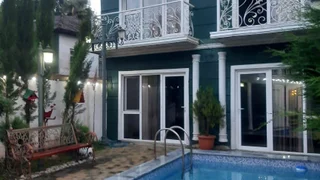 7 room Private House For Rent