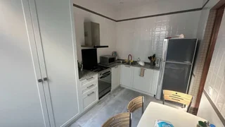 6 room Private House For Sale