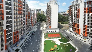 Свежая 1-комнатная квартира с балконом в центре Тбилиси