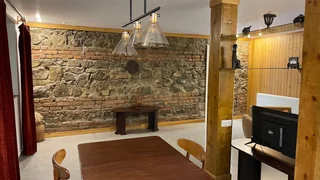 Крошечный, уютный дом в центре Тбилиси (старый город)