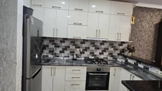 3-комнатная квартира, 60 м², $700