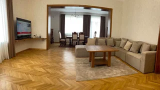 5-комнатная квартира. Мтацминда