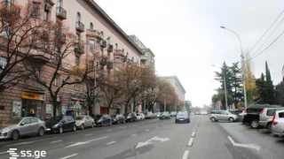 4-комнатная квартира. Продаётся. Вера