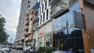 Коммерческая площадь в районе Багратиони