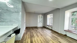 4-комнатная квартира в Тбилиси