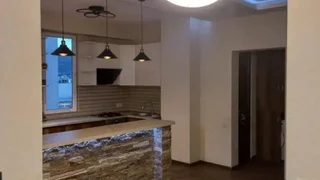 Ул. Гиорги Брцкинавале, 40: 3-комн., 75.0 м²
