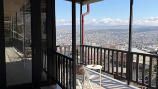 Панорамная квартира в Вера , Балкон , Центр