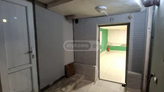 Универсальная коммерческая площадь в районе Агмашенебели