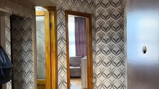 В новостройке возле метро 300 арагвели, двухкомнатная квартира. На 5/10 этаже. Цена $600