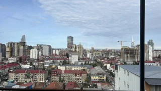 Студия на 26 მაისის ქუჩა 96 ბაგრატიონის უბანი