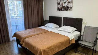 Квартира в Махинджаури на долгий срок, свое отопление, цена $320 + КУ, оплата 2 месяца