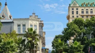 Универсальная коммерческая площадь в районе Старого Батуми, в Батуми