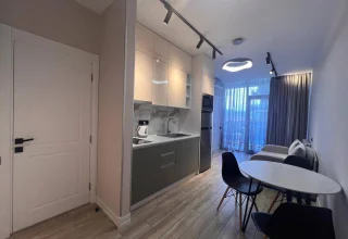 1+1 в Komunna Tower!