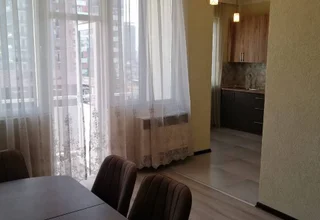 3-комнатная квартира с 2 спальнями у Grand Mall, $500