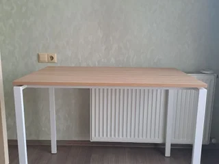 Стол 100х60, высота 75см.