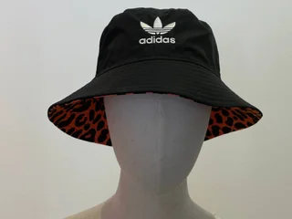 Двусторонняя панама Adidas