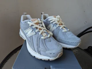 кроссовки New Balance 1906