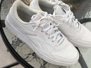 Кроссовки Reebok белые