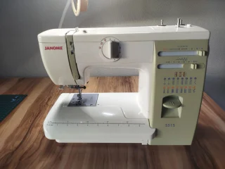 Швейная бытовая машинка janome