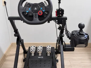 Гоночный симулятор Logitech G29 с педалями