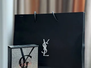 Yves Saint Laurent Black Opium Eau de Parfum Glitter