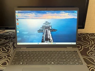 Dell Latitude 3550.
