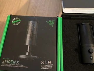 Микрофон Razer Seiren X