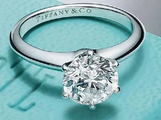 Платиновое помолвочное кольцо Tiffany с сертификатом