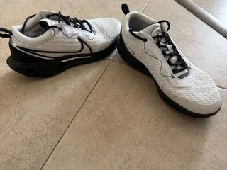 Кроссовки Nike Court Pro