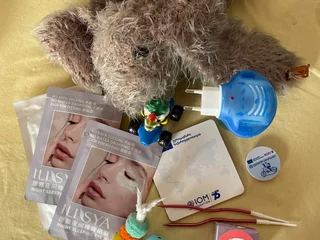 Мелочи в одни руки (игрушка для кота, свечи, пазл и др.)
