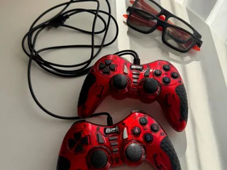 Игровые джойстики, 2 шт. + 3D очки