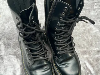 Dr. Martens Jadon