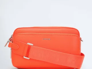Женская сумка Calvin Klein Must Camera Bag
