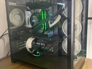 Корпус для ПК с 4 RGB-вентиляторами