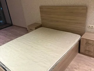 **Стол с 5 стульями**