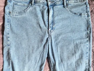 Бриджи H&M, сарафаны Abercrombie&Fitch, комбинезон