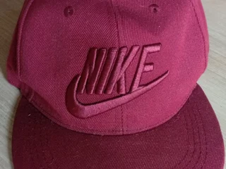 Бордовая кепка Nike большого размера