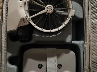 Дрон квадрокоптер DJI Flip