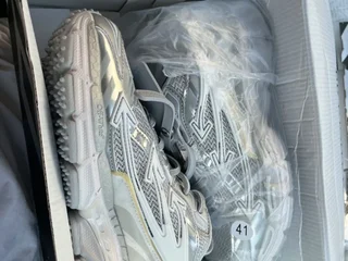 Кроссовки Off-White Be Right Back