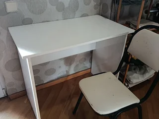 Стол без ящика со стулом