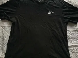 Черная футболка Nike